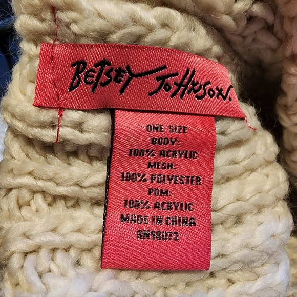 Brand new without tags silver sequined Betsey Johnson hat with double pom poms. - Picture 4 of 5